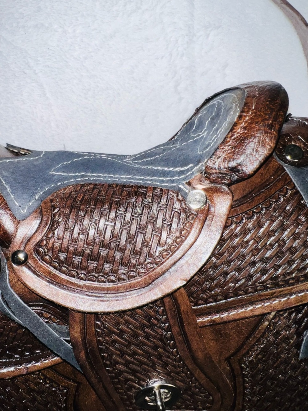 Hand Crafted Brown Woven Saddle-Style Shoulder Bag - Picture 15 of 15